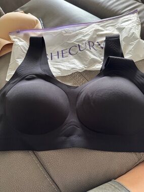 Black Seamless Comfort Bra with Light Molding